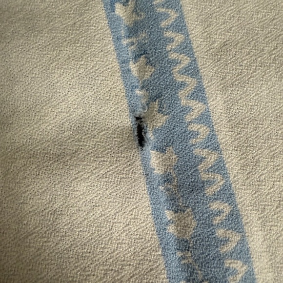 Vintage Tablecloth 58" X 50" in Blue and White Cotton Tea Pot Tablecloth SM FLWS - Picture 10 of 10